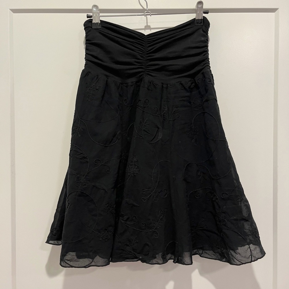 Cabi Black Ruched Waist Embroidered Mesh Skirt Small Boho Festival Floral A-Line